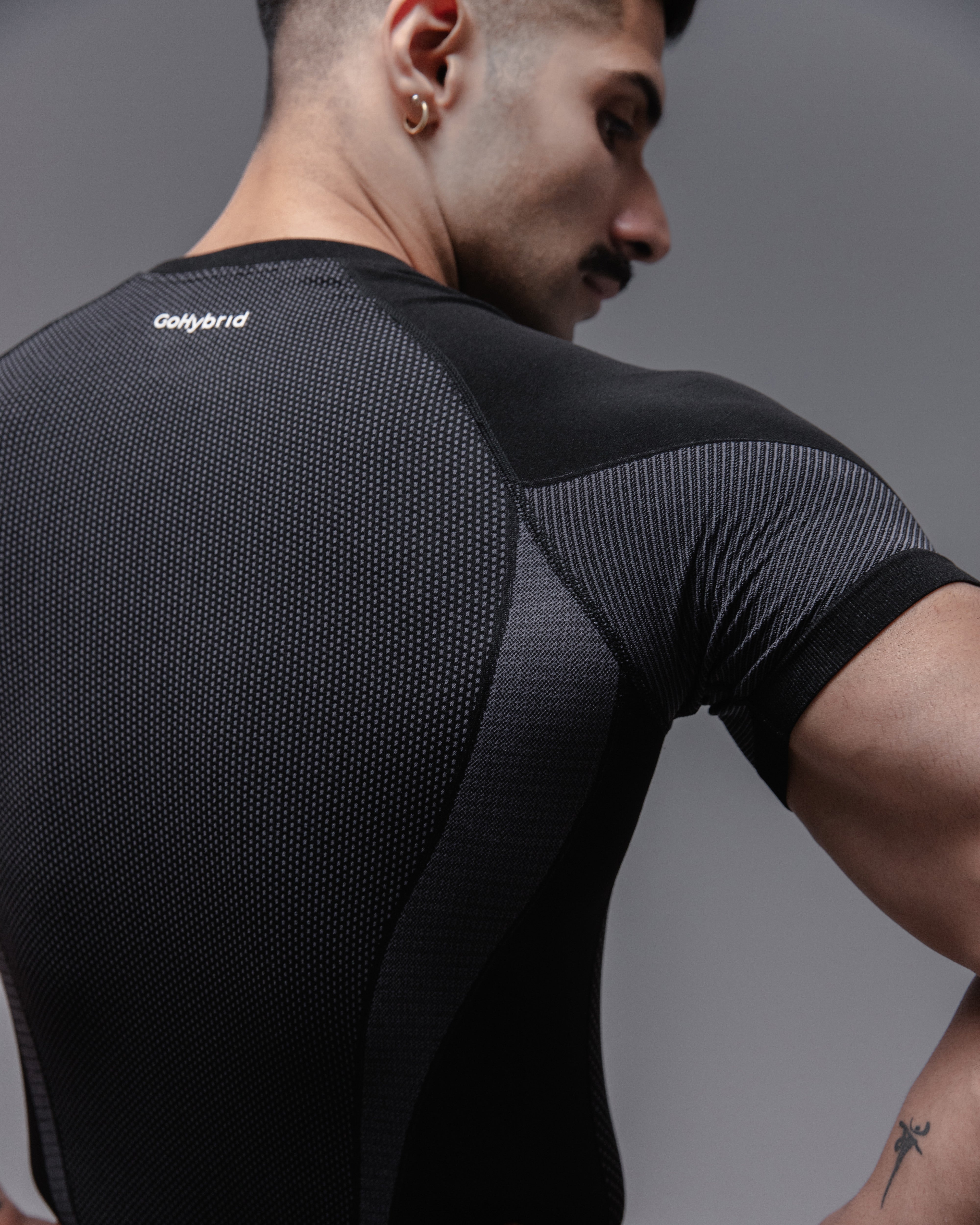 SEAMLESS Titan T-Shirt