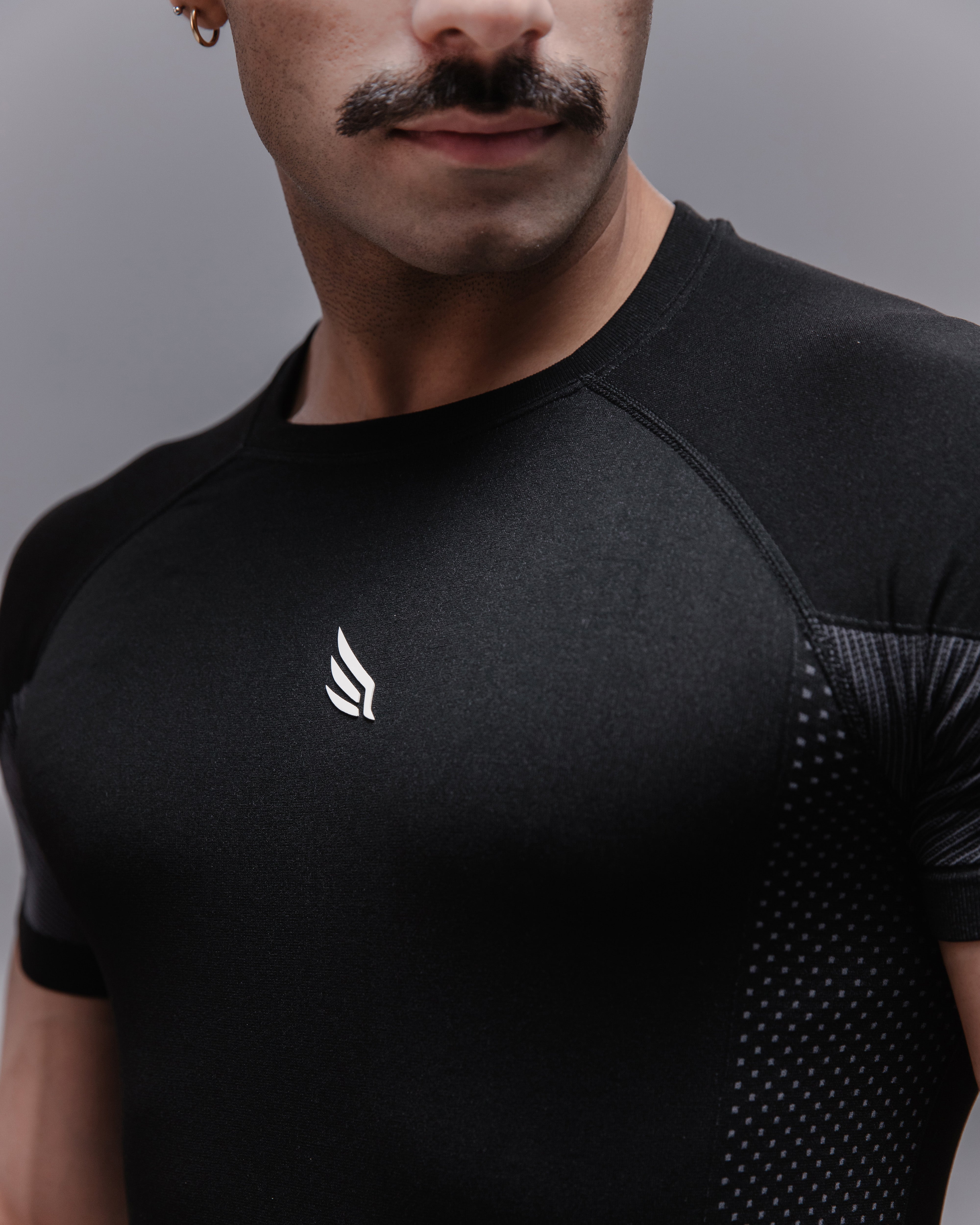SEAMLESS Titan T-Shirt